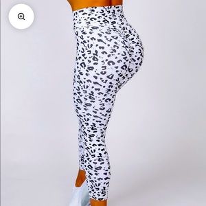 Muscle Nation Snow Leopard